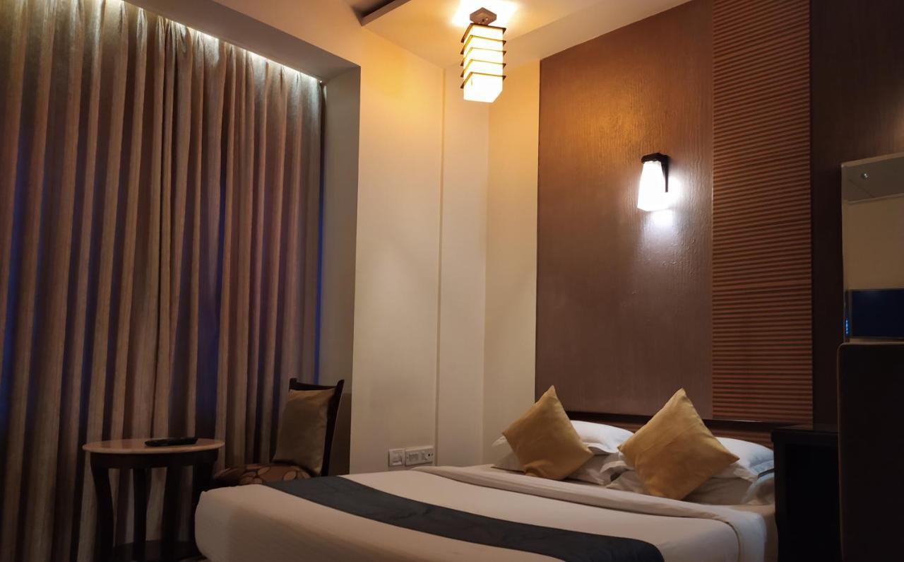 Hotel Silicrest Bangalore Bagian luar foto
