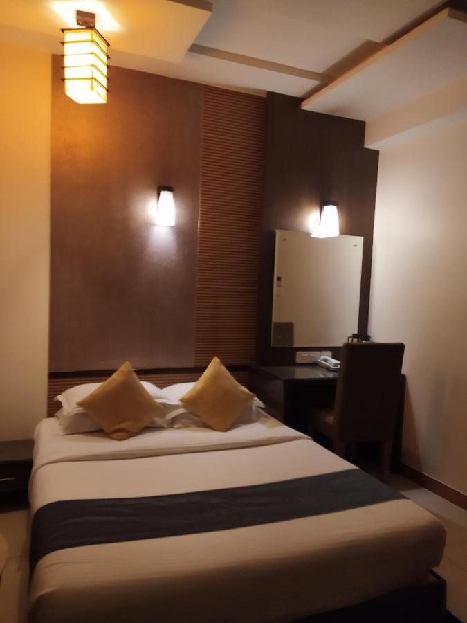 Hotel Silicrest Bangalore Bagian luar foto