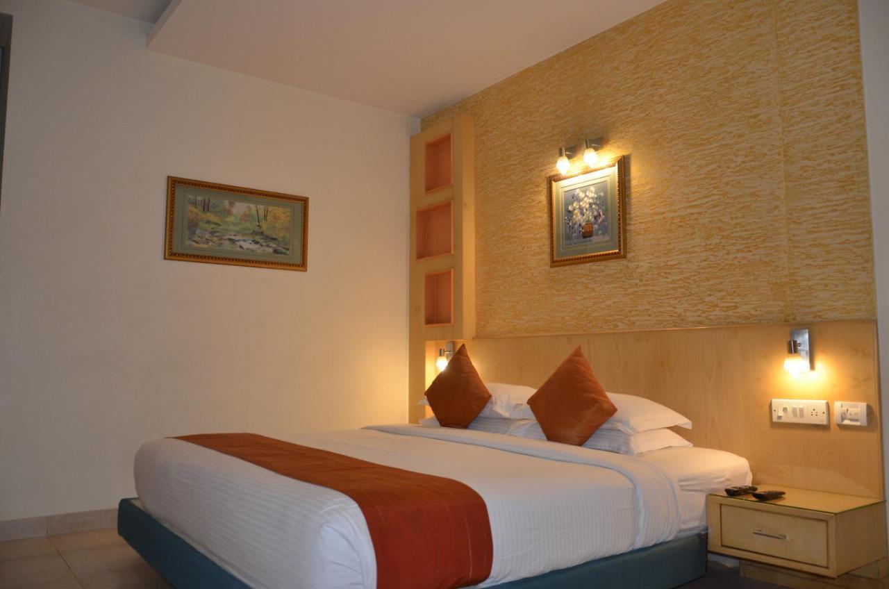 Hotel Silicrest Bangalore Bagian luar foto