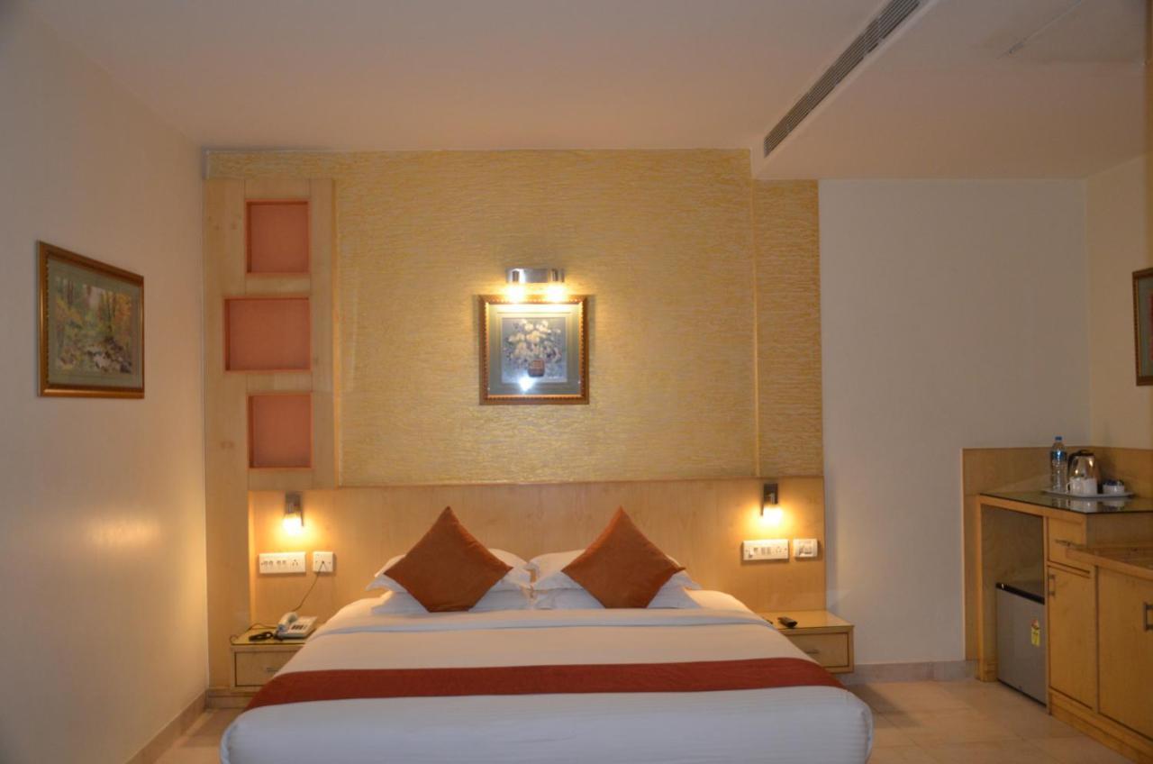 Hotel Silicrest Bangalore Bagian luar foto