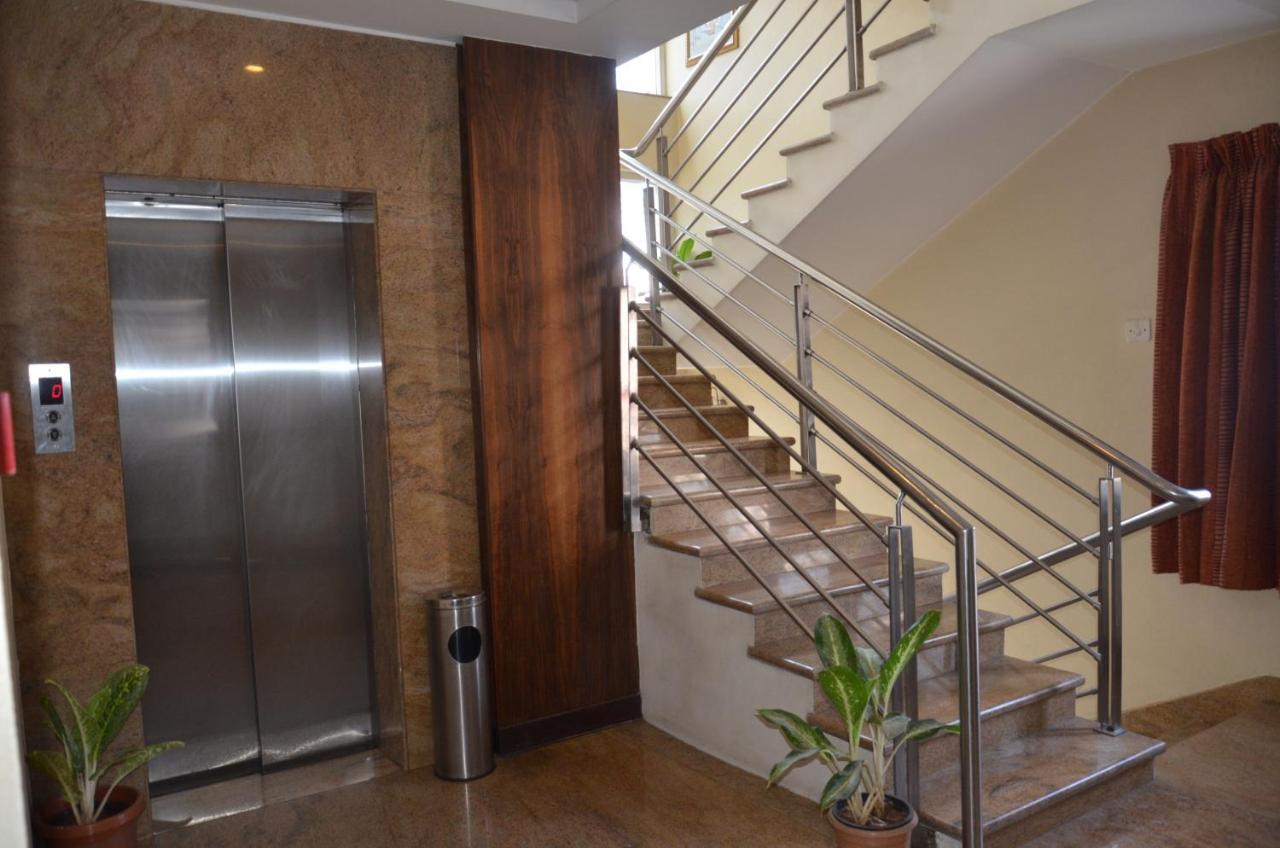 Hotel Silicrest Bangalore Bagian luar foto